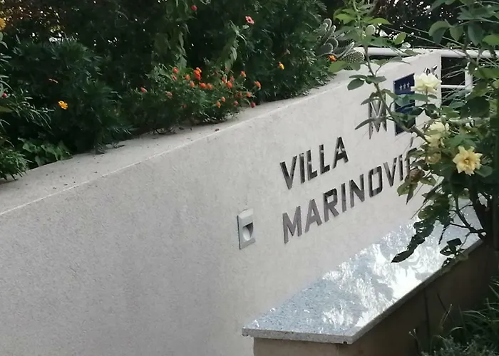 アパート Marinovic ポドゥゴラ