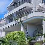 Apartment Apartmani Marinovic Podgora (Split-Dalmatia)