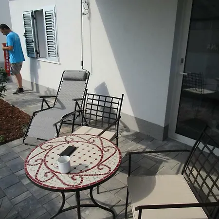 Apartmani Marinovic Apartment *