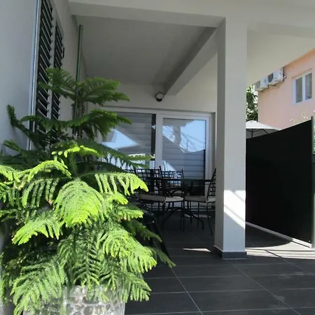 Apartmani Marinovic Apartment Podgora