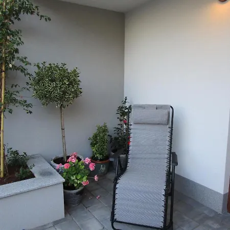 Apartmani Marinovic Apartment *